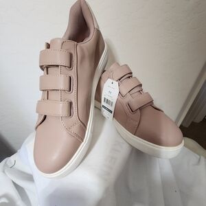Light Carmel colored Velcro Sneakers